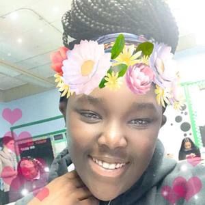 Meet your Posher, Hilary